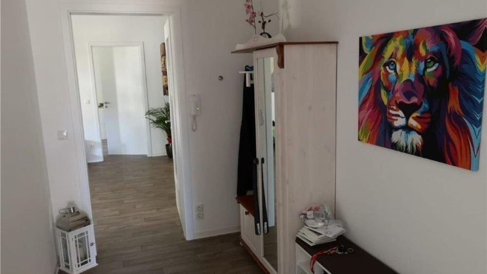die neuen Wohneinheiten wurden großzügig gestaltet, hier ein geräumiger Flur (Link öffnet sich in einem Popupfenster mit vergrößerter Ansicht des Bildes.)